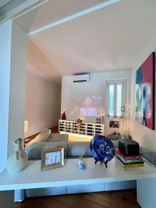 Apartment With Terrace 5 Minutes From Marques De Pombal Lisbon