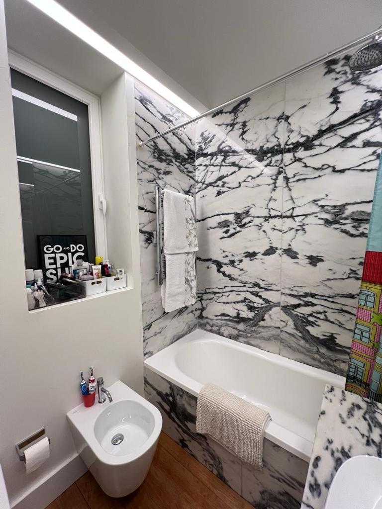 Apartment With Terrace 5 Minutes From Marques De Pombal Lisbon